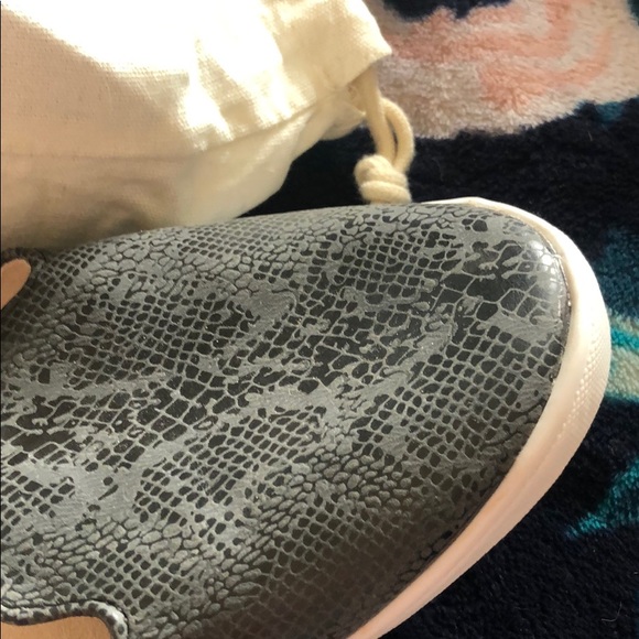 Foldable comfy shoes. Size 9/10 - Picture 3 of 3